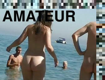 Big ass naked teens spreading in the nude beach