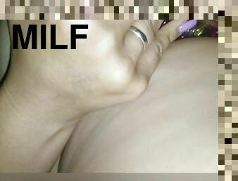 Latina MILF pussy play