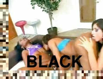 Two black chicks and one white girl go lesbian