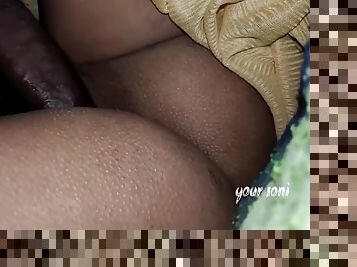 Dever Ne Soi Hui Bhabhi Ko Chupke Se Gand Mari