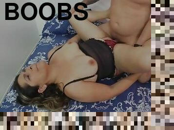 Le follo el gran coño a la cachonda de mi cuñada hasta venirme en sus nalgas-porno en español