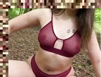 gros-nichons, en-plein-air, public, russe, femme, cam, voyeur, lingerie, seins, forêt