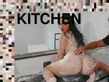 Big ass Payton Preslee has dirty sex in the kitchen with foot fetish guy