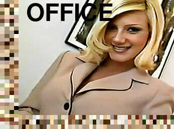 gros-nichons, bureau-office, secrétaire, blonde, gros-seins, solo, taquinerie