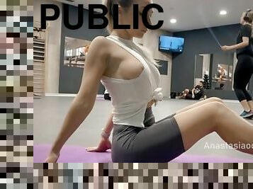 To flash tits in public is my favourite. Sporty girl in gym shows her nipples.