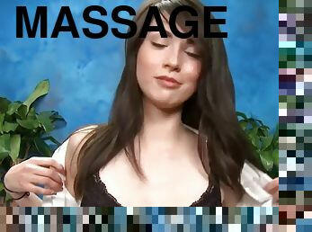 Guy gets an erotic massage