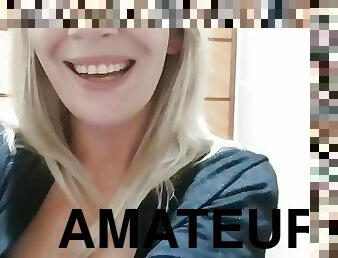 clito, masturbation, public, chatte-pussy, amateur, milf, maman, doigtage, horny, blonde