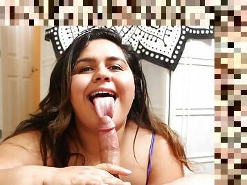 Dude fucks chubby Latina teen and comes on her face