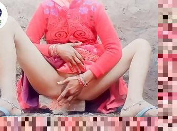 Desi village bhabhi saree removing finger and boobs masaj