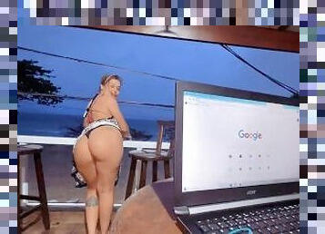 Hospede se deu bem, Na casa de praia ICEGIRLXX deixa sua bunda aparecer só pra dar sua bucetinha