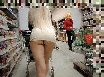 No panties, short dressin, flashing public in supermarket.