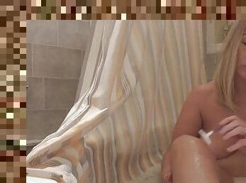 Bathtime Amateur MILF