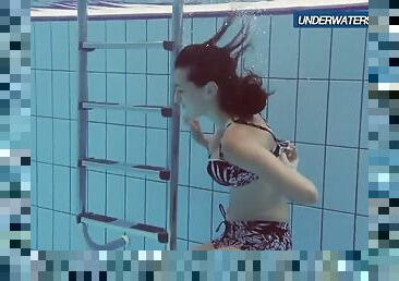 Amateur lastova continues her swim