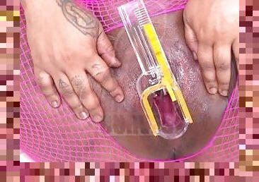 EXTREME GAPING AND SQUIRTING