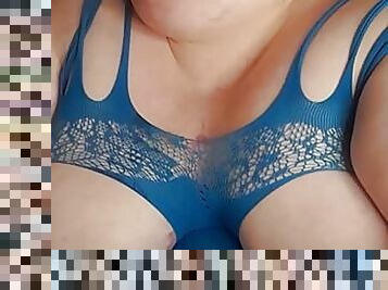 tetas-grandes, amateur, mamada, madurita-caliente, juguete, casero, regordeta, medias, sucio, europeo