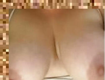 tetas-grandes, cuatro-patas, amateur, anal, madurita-caliente, regordeta, regordeta-chubby, follando-fucking, tetas