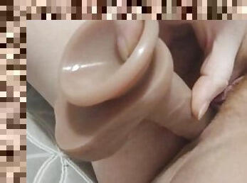 virgin masturbating with dildo