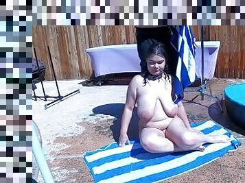 bañando, tetas-grandes, al-aire-libre, amateur, regordeta, regordeta-chubby, piscina, tetas, fetichista