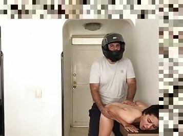 Woman seduces and fucks a pizza delivery man to pay him