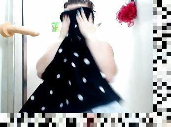 Chubby delicious taking shower on cam