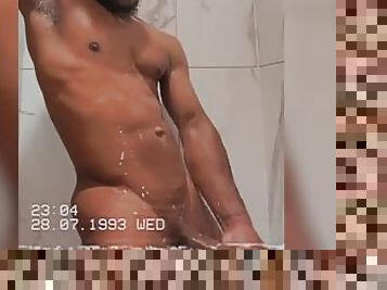 mandi, besar-huge, mastubasi, amatir, berkulit-hitam, penis-besar, hitam, mandi-shower, seorang-diri, realitas