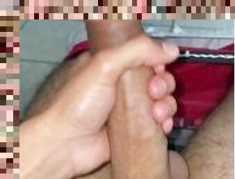 mastubasi, amatir, cumshot-keluarnya-sperma, penis-besar, handjob-seks-dengan-tangan-wanita-pada-penis-laki-laki, sudut-pandang, seorang-diri, penis