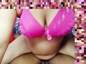 tetas-grandes, mamá-y-chico, esposa, amateur, indio, ama-de-casa, madre, morena