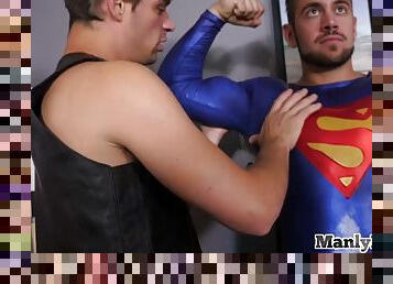 Strange anal cosplay with superman enjoying it bareback