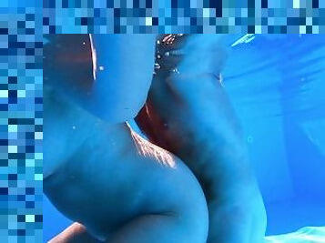 Quickie in public pool _ Dreamescapades