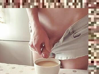 Femboy cums in her morning coffee ?