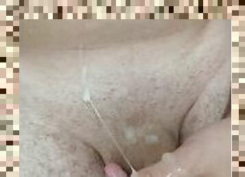 bad, masturbation, amatör, cumshot, tonåring, sprut, toalett, söt, ensam, brunett