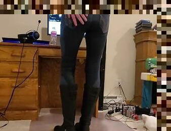 pisser, amateur, fétiche, solo, jeans, bottes