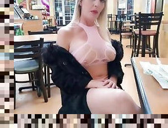 tate-mari, batran, public, amatori, matura, milf, blonda, mai-batran, tate, solo