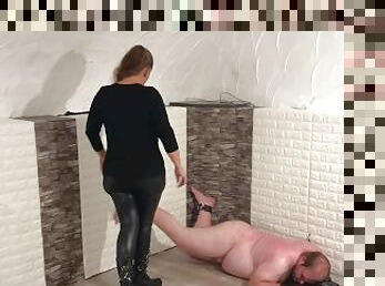 amatööri, saksalainen, bdsm, orja, nainen-pukeissa-mies-alaston, fetissi, sidonta, rakastajatar, femdom, runkkaus-spanking