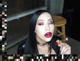 Lipstick Bimbo Facial While Smoking