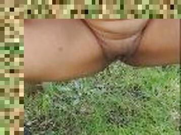 culo, bañando, tetas-grandes, peluda, al-aire-libre, meando, público, coño-pussy, amateur, madurita-caliente