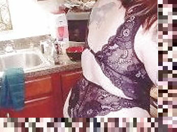 Curvy Milf Cooking In Lingerie