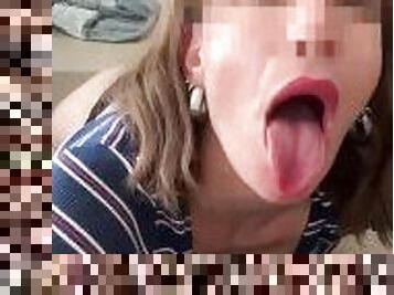 blowjob-seks-dengan-mengisap-penis, ibu, deepthroat-penis-masuk-ke-tenggorokan, pelacur-slut, sudut-pandang, sperma, cantik-pretty, italia, fetish-benda-yang-dapat-meningkatkan-gairah-sex, penis