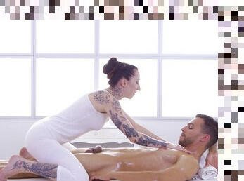 Erotic massage turns pretty nasty for this elegant masseuse