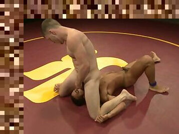A handsome gay gets his ass stunningly pounded on tatami